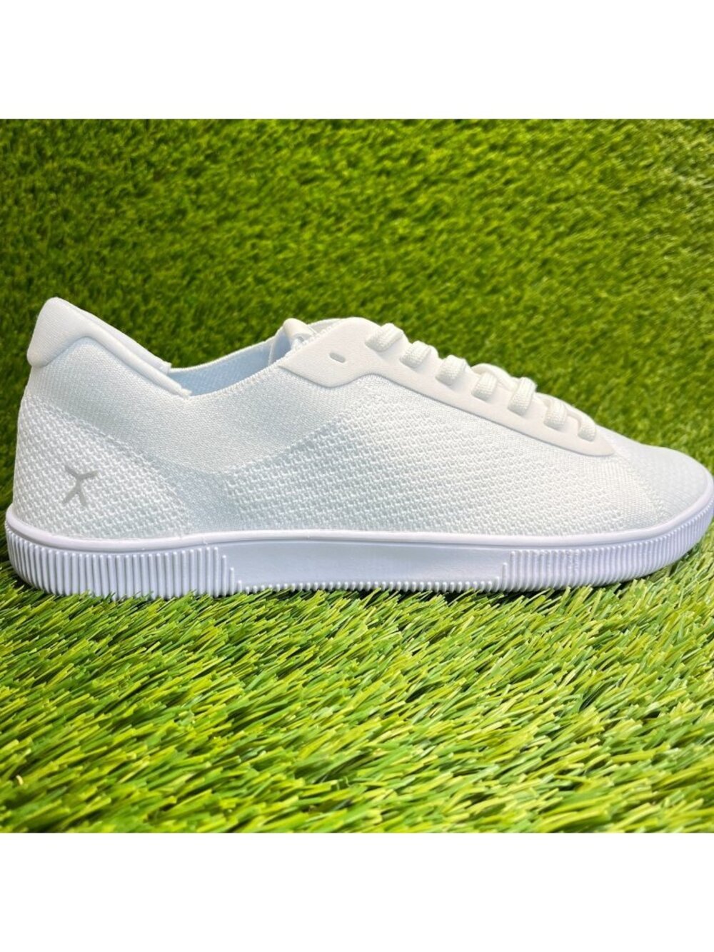 Flux Footwear Adapt Trainer White Mens Size 9.5 Athletic Knit Shoes Sneakers